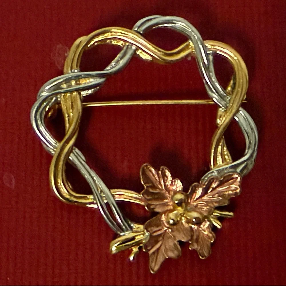 DANECRAFT BROOCH SILVER GOLD WREATH PINK LEAVES VINTAGE SIGNED